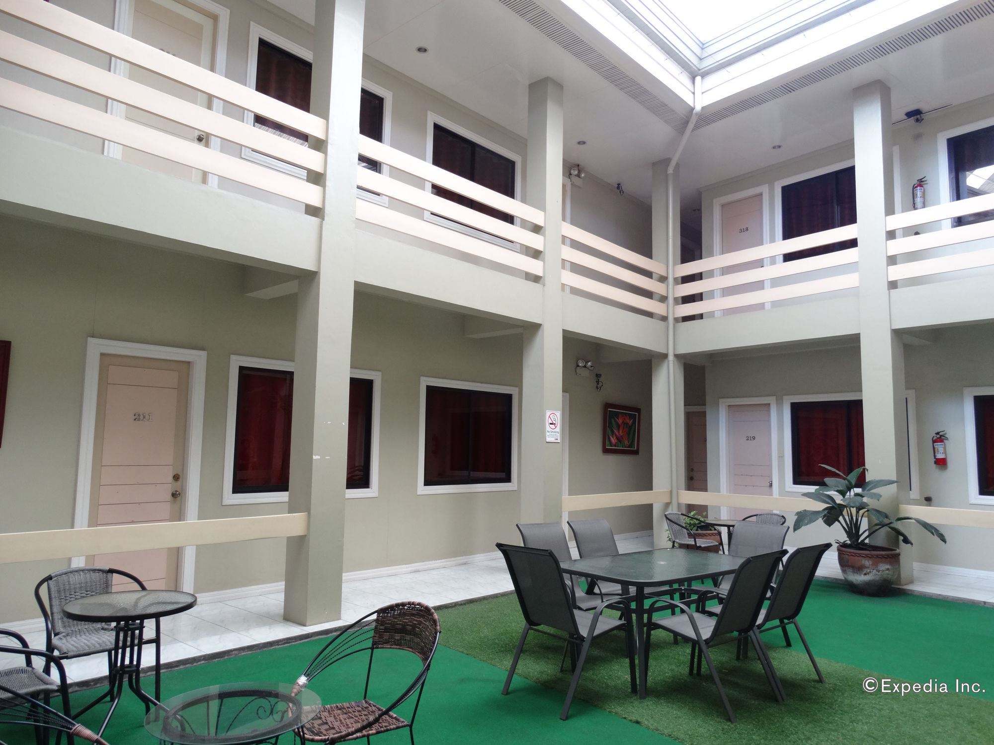 Davao Royal Suites And Residences Eksteriør billede